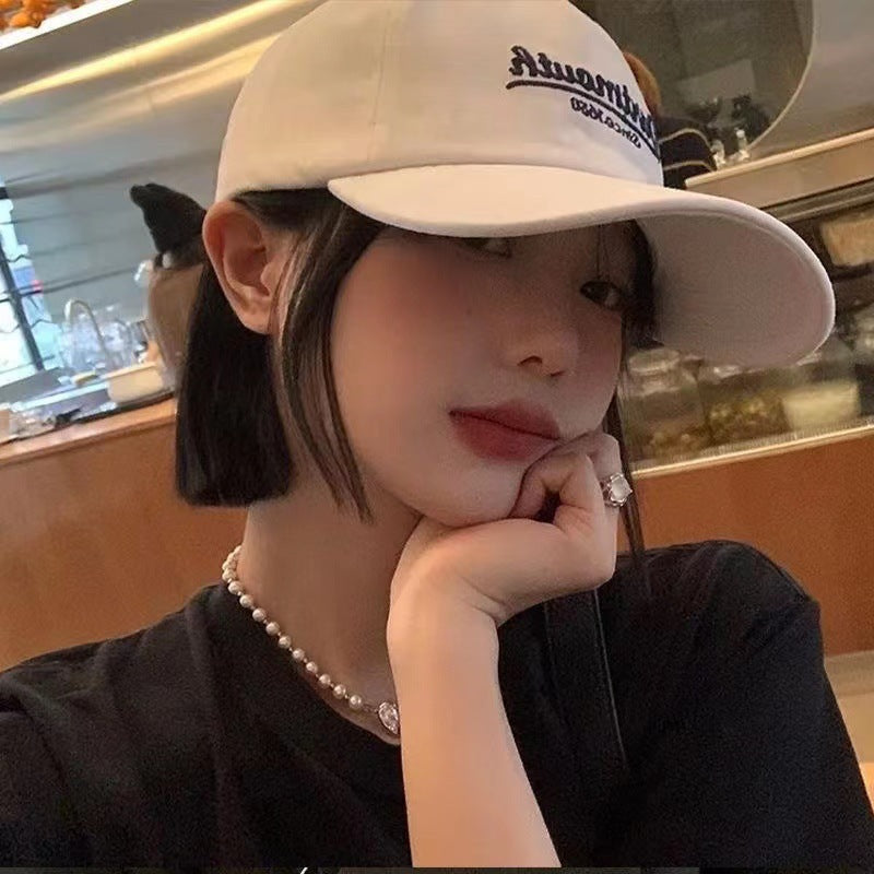 One Female Early Autumn Style Fashion Baseball Cap Simulation Wig Short Straight Hair