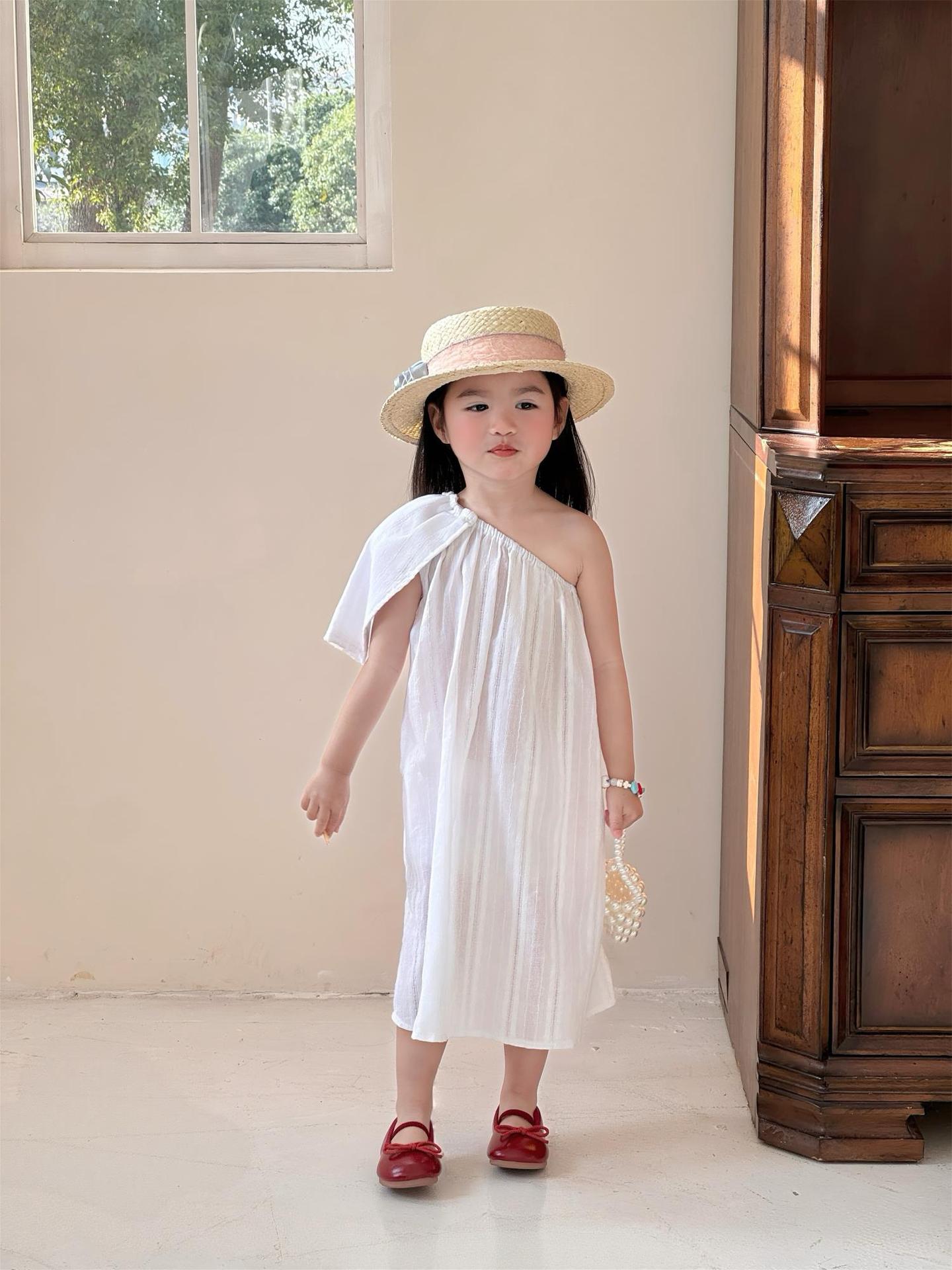White Temperamental Minority Design Sloping Exposed Shoulder Flounced Children's Dress