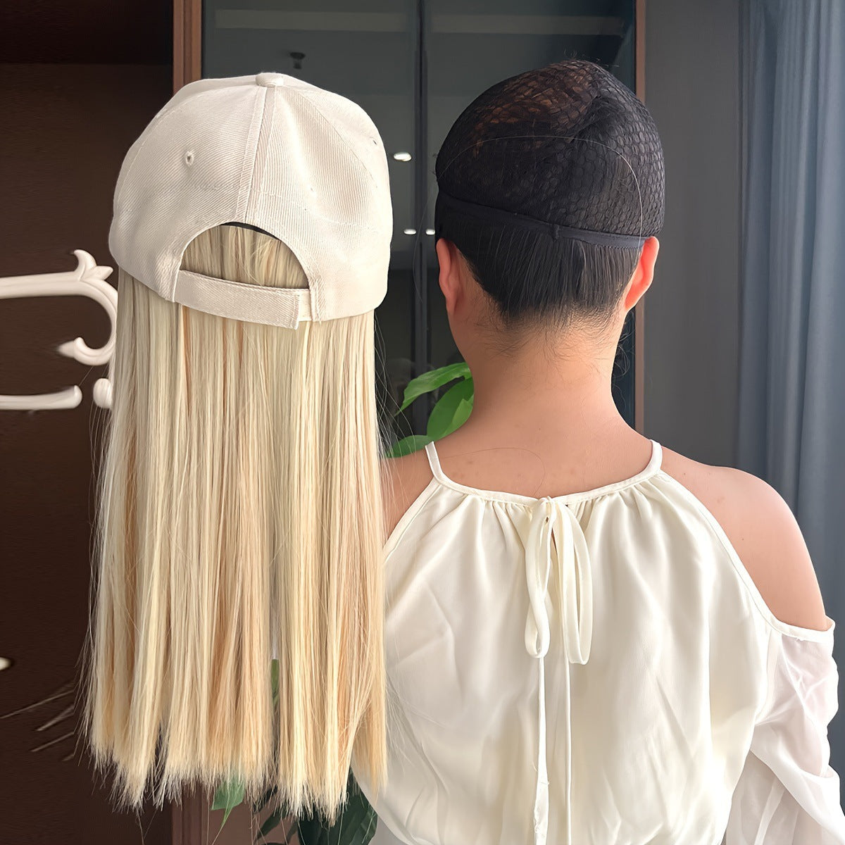 One Female Hair Fashion Peaked Cap Long Straight Wig