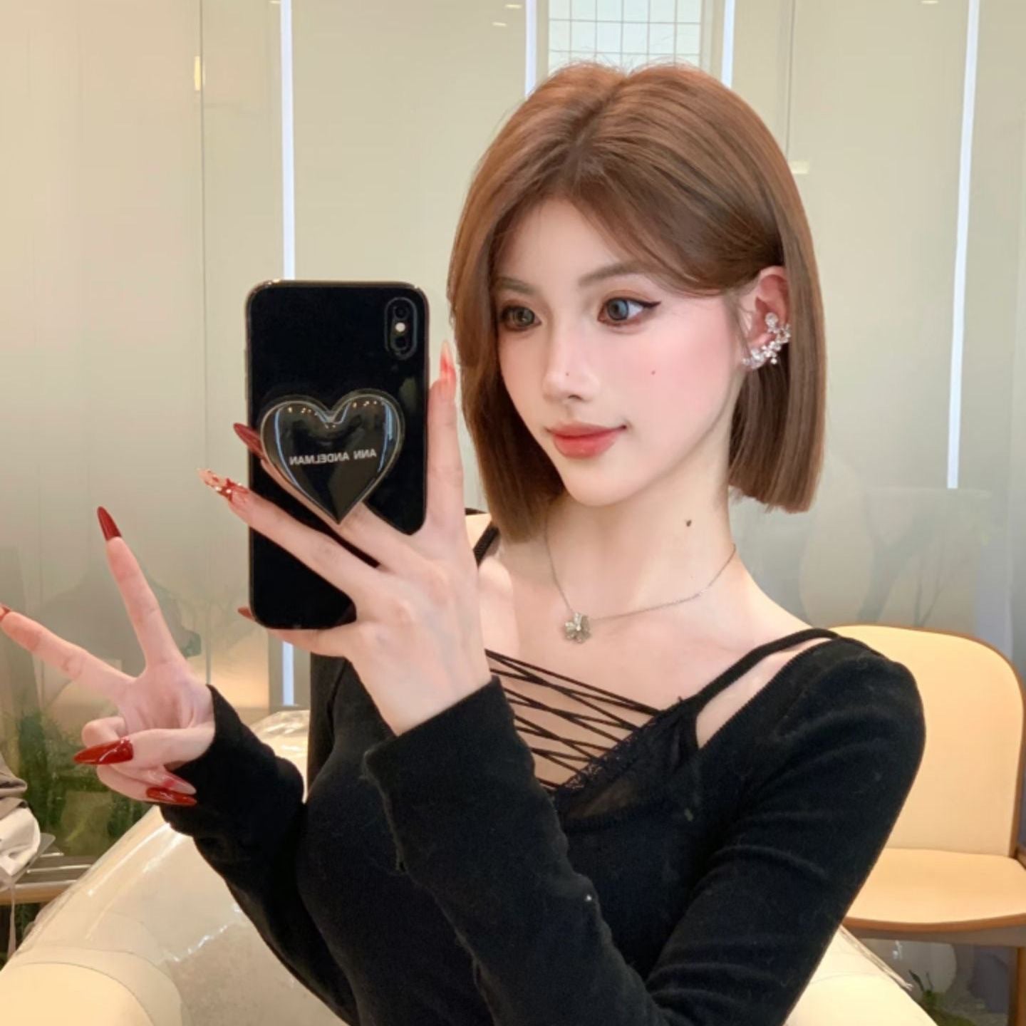 Women's Coney Korean Temperament Improving Face Feature Medium Wig Short Straight Hair