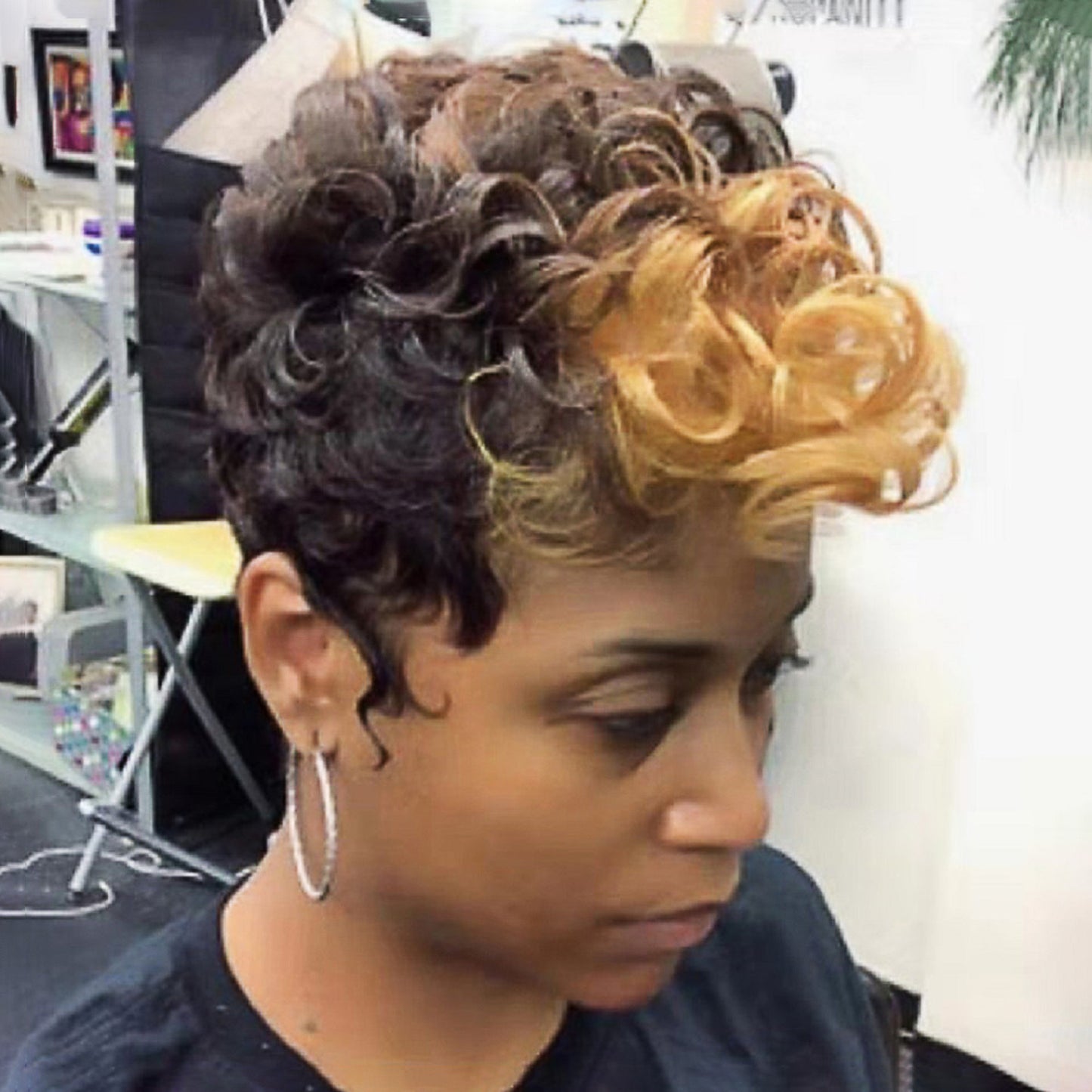 Elegant Versatile Cool Fiber Chemical Hood Wig Short Curly Hair