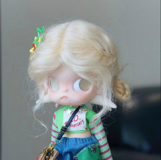 Platinum Curly Hair Action Figure Yearning Doll Cos Wig
