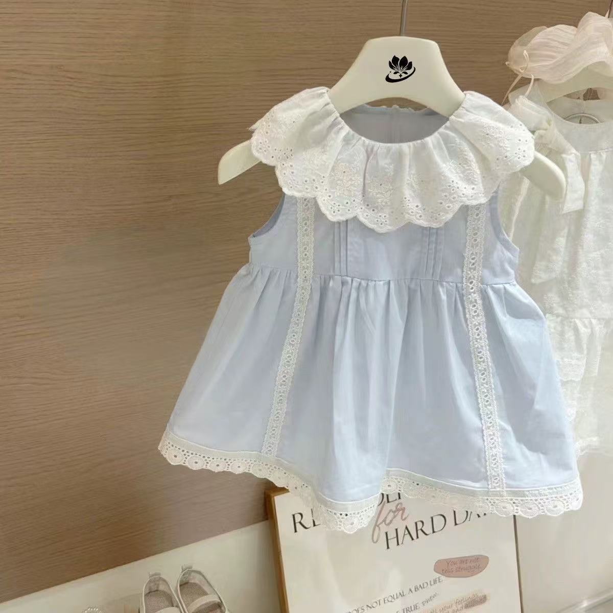 Sleeveless Lace Collar One-piece Dress Fashionable Vest Princess Style Triangle Jumpsuit, Climbing Suit