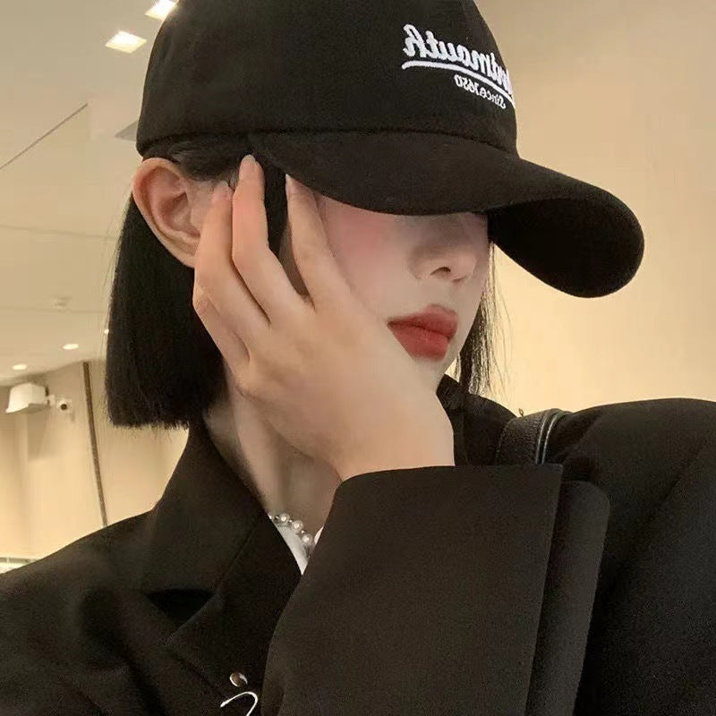 One Female Early Autumn Style Fashion Baseball Cap Simulation Wig Short Straight Hair