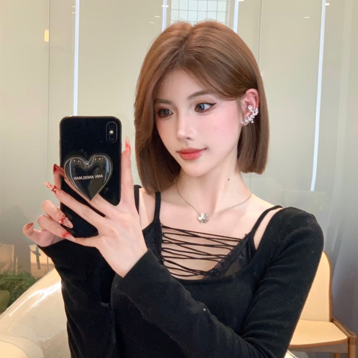 Women's Coney Korean Temperament Improving Face Feature Medium Wig Short Straight Hair