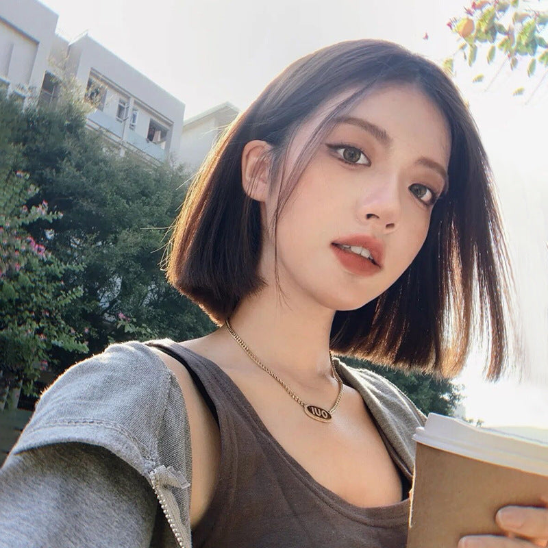 Women's Style One Size Cut Temperament Improving Face Feature Medium Points Wig Short Straight Hair