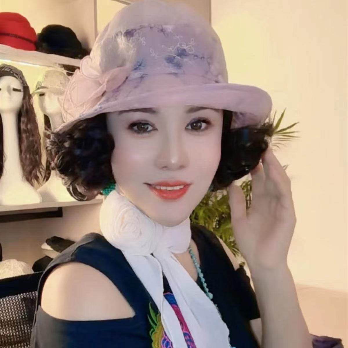 Women's Hat Integrated Bucket Face Slimming Breathable Wig Short Curly Hair