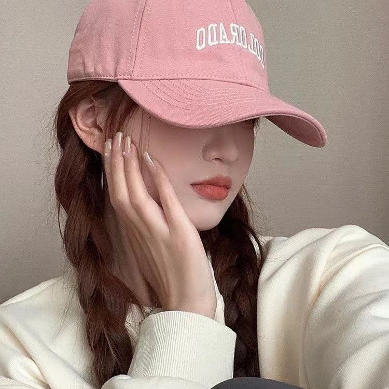 Fashion Peaked Cap Collarbone Short Hair Long Straight Wig