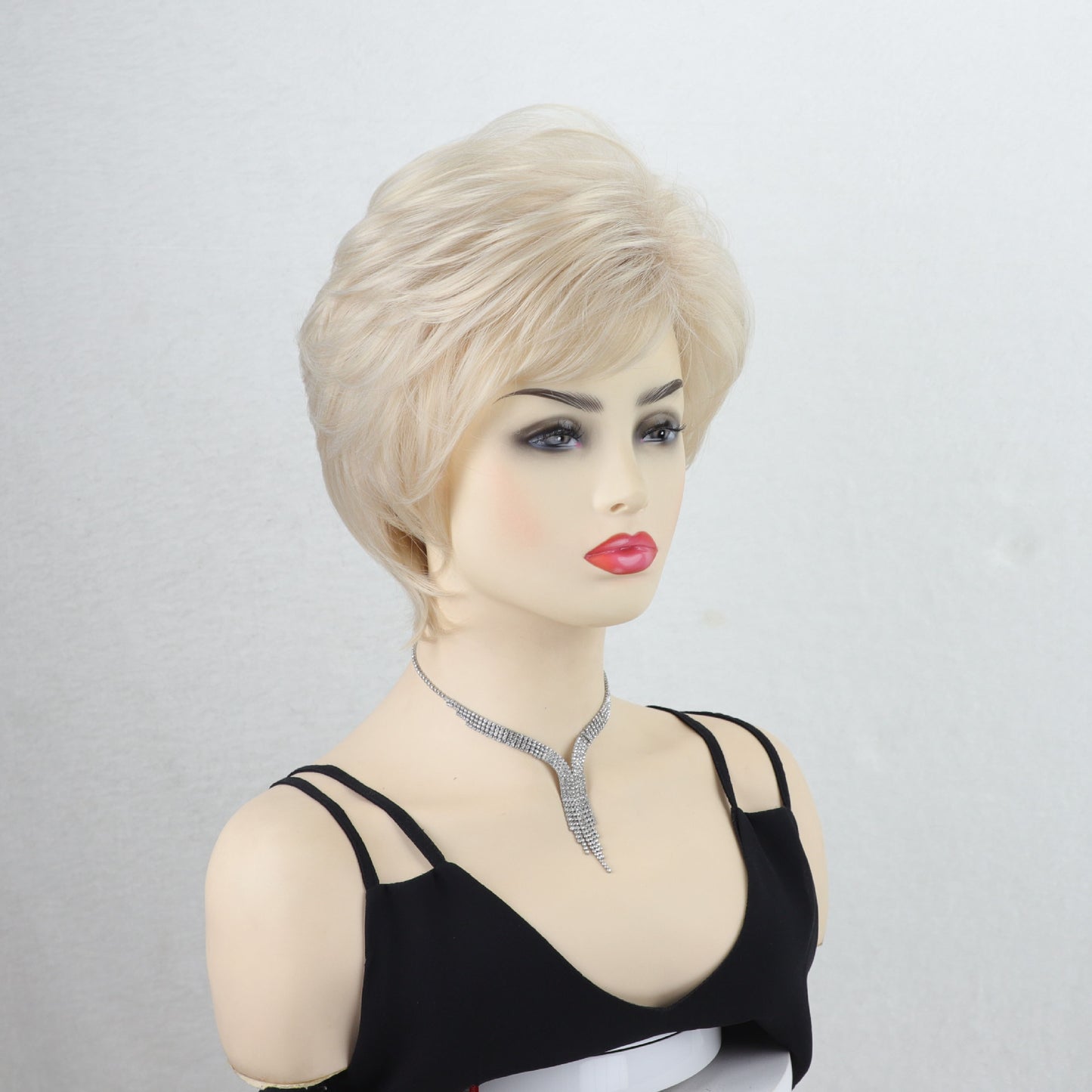 Women's Fashion Fluffy Golden Chemical Fiber Pieces Wig Short Straight Hair