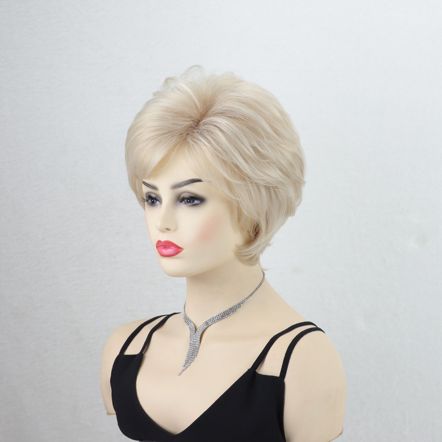 Women's Fashion Fluffy Golden Chemical Fiber Pieces Wig Short Straight Hair