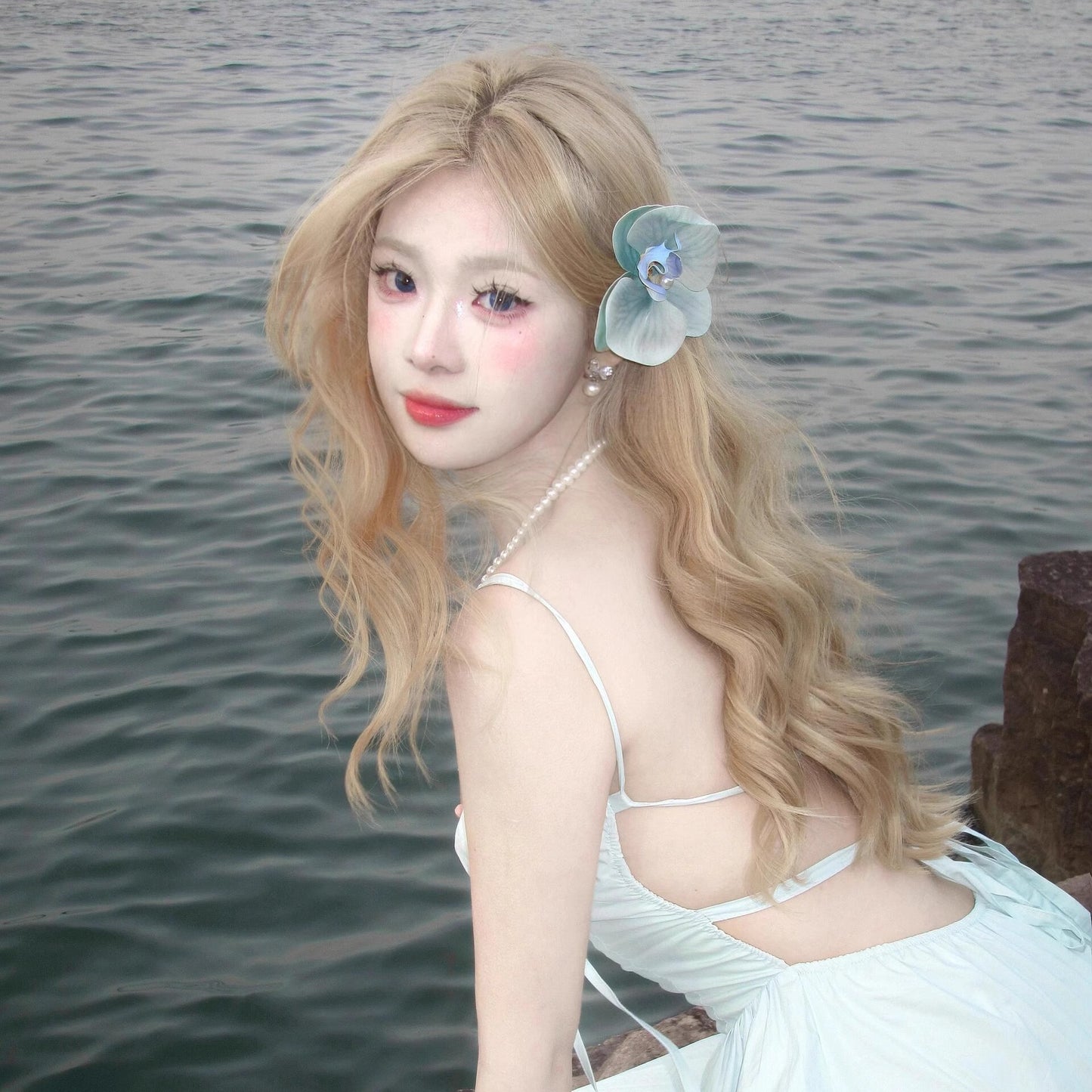 Women's Hair White Gold Color Mid-length Bangs Wig Long Curls