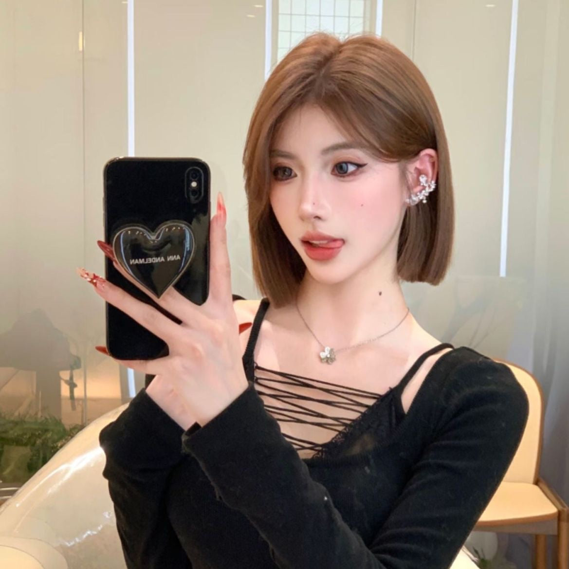 Women's Coney Korean Temperament Improving Face Feature Medium Wig Short Straight Hair