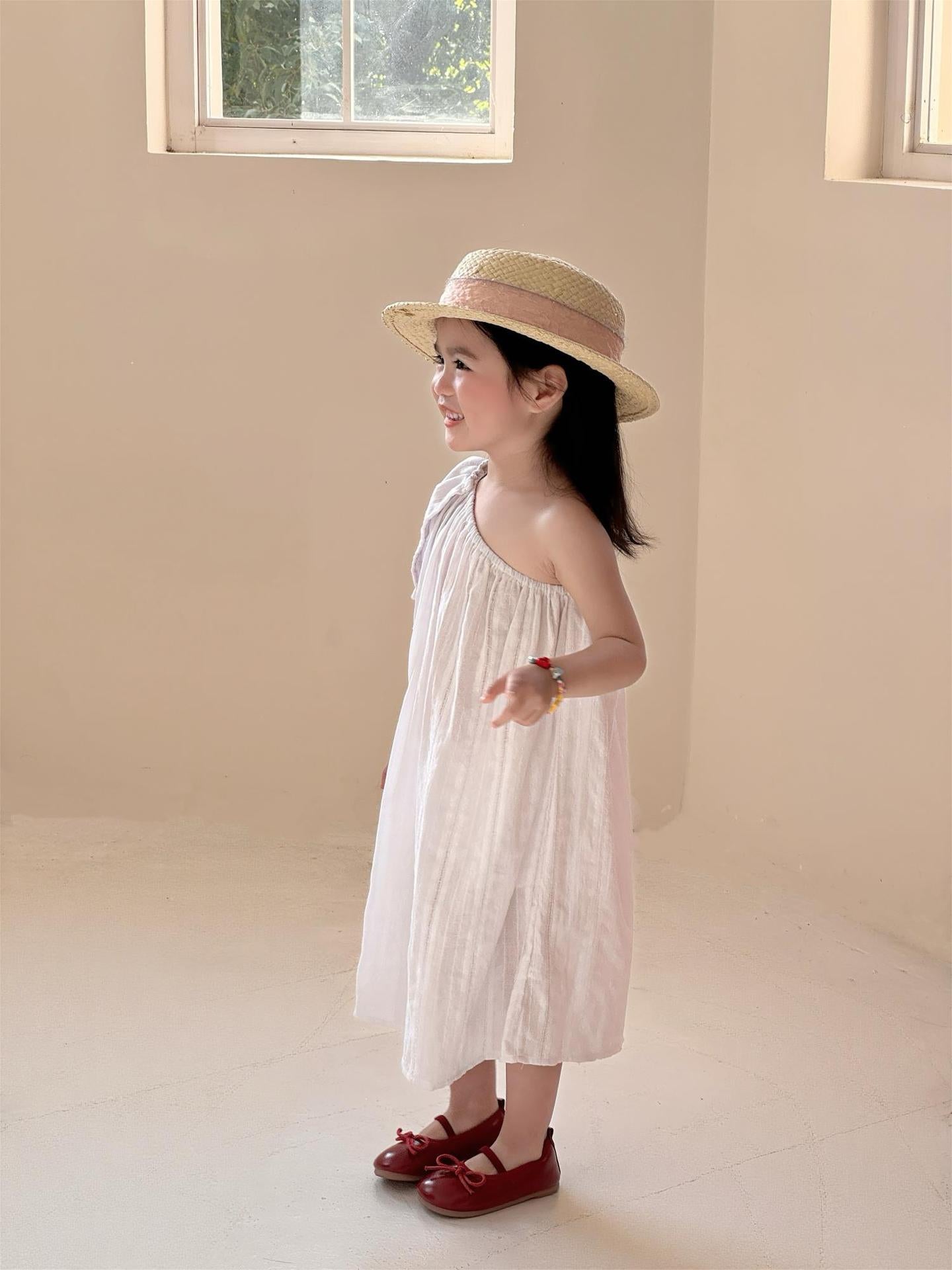 White Temperamental Minority Design Sloping Exposed Shoulder Flounced Children's Dress