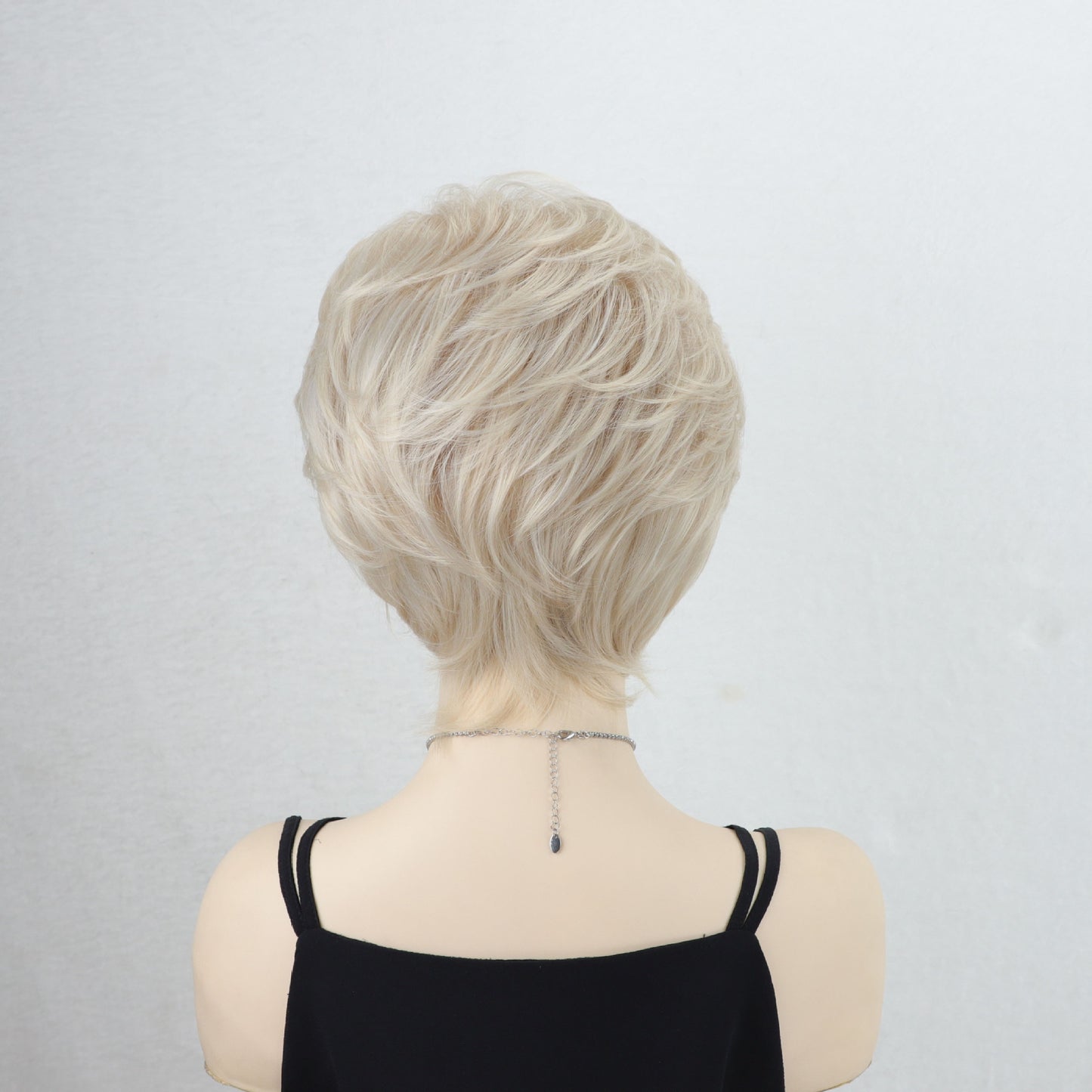 Women's Fashion Fluffy Golden Chemical Fiber Pieces Wig Short Straight Hair