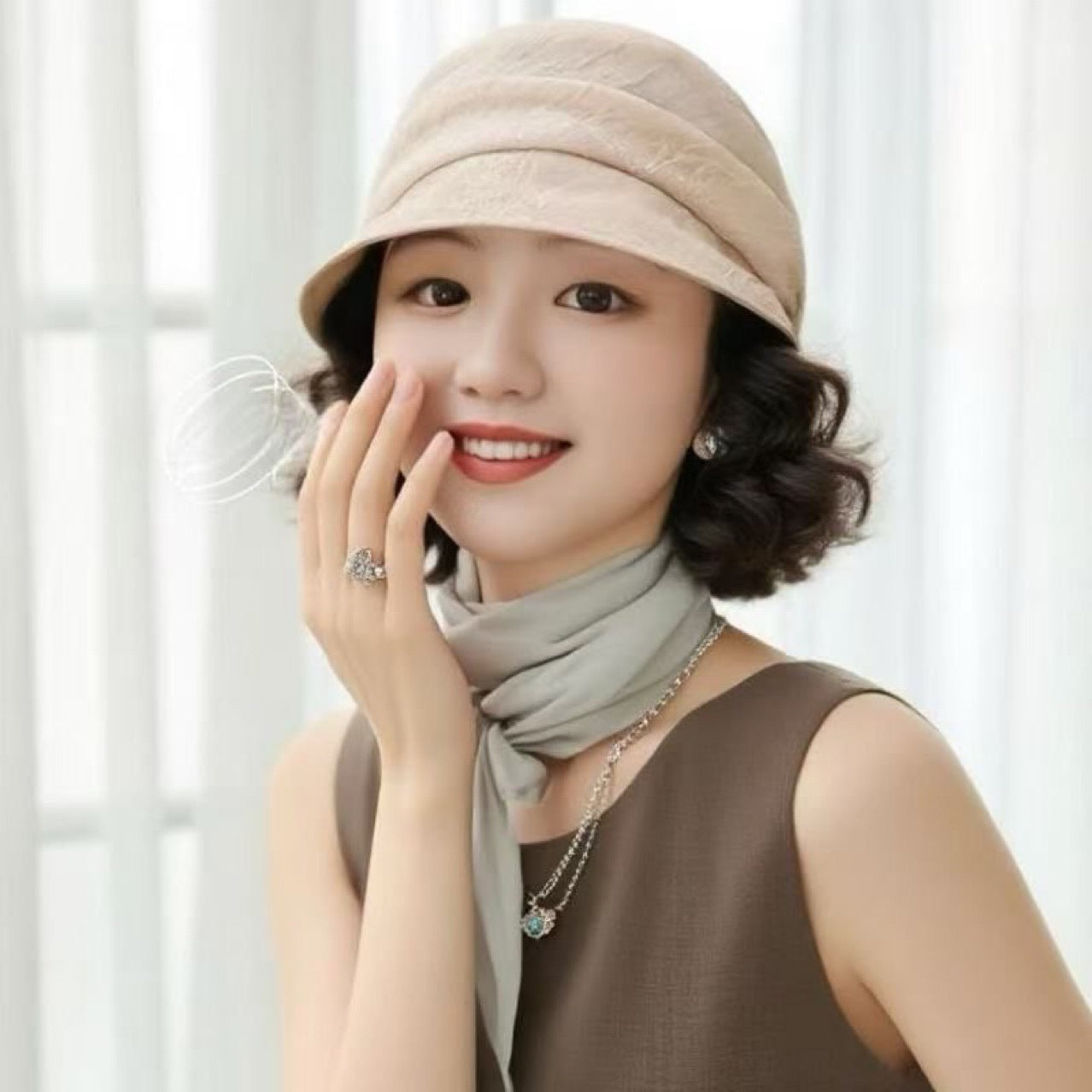 Pleated Face Slimming Fashion Mom Peaked Wig Short Curly Hair