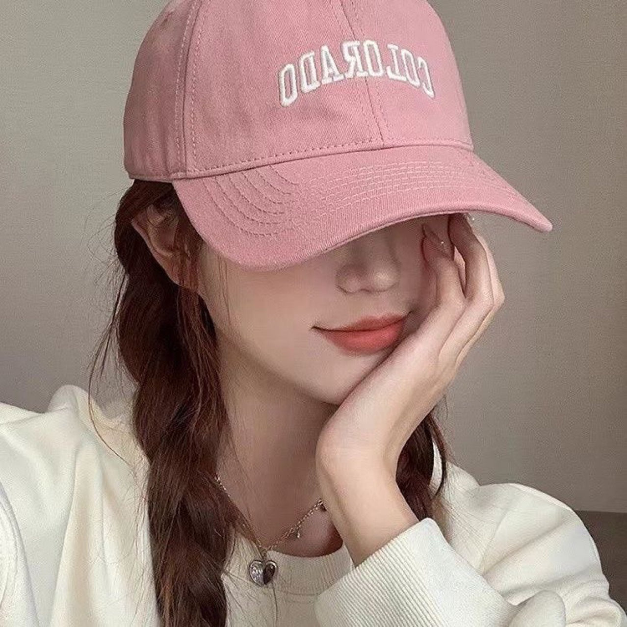 Fashion Peaked Cap Collarbone Short Hair Long Straight Wig