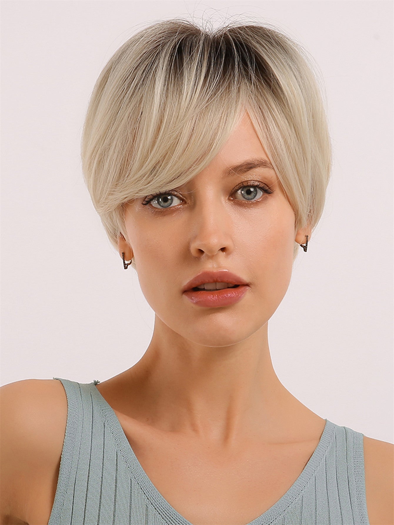 Women's Black Gradient Golden Chemical Fiber Wig Short Straight Hair