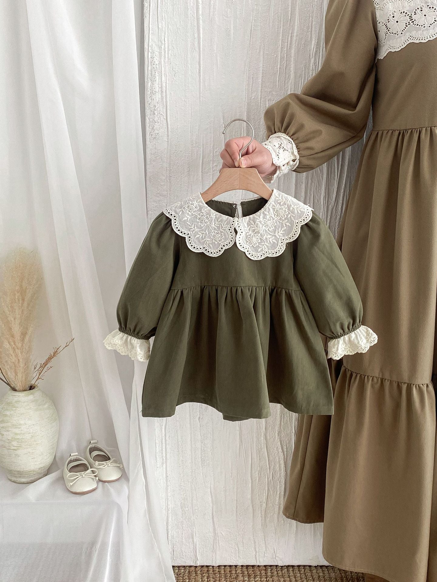 Children's Style Trendy Lace Collar Lapel Little Princess Children's Dress