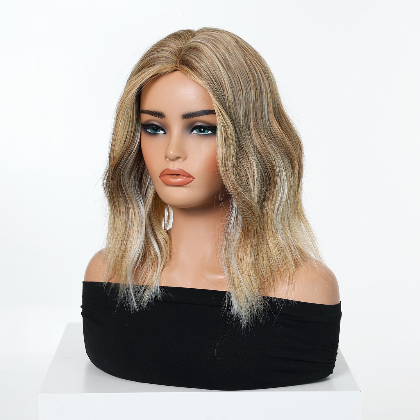 Light Gold Gradient Mid-length Wavy Fashion Lady Natural Wig Short Curly Hair