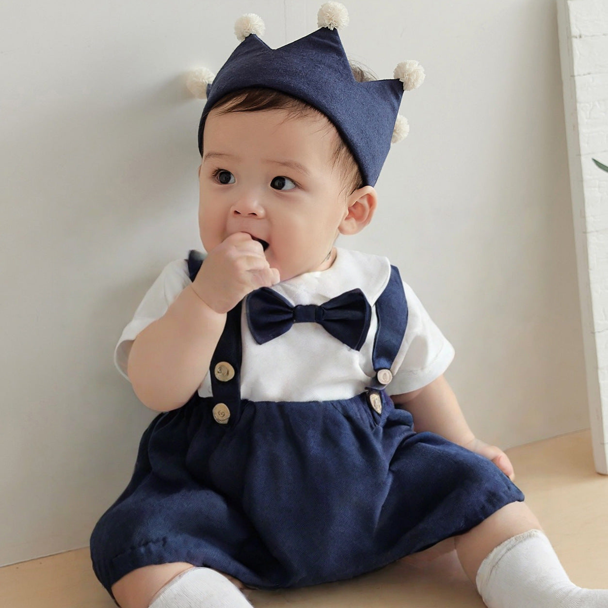 Men's Bow Tie White T-shirt Suspender Shorts Crown Hair Band Days Children's Suit