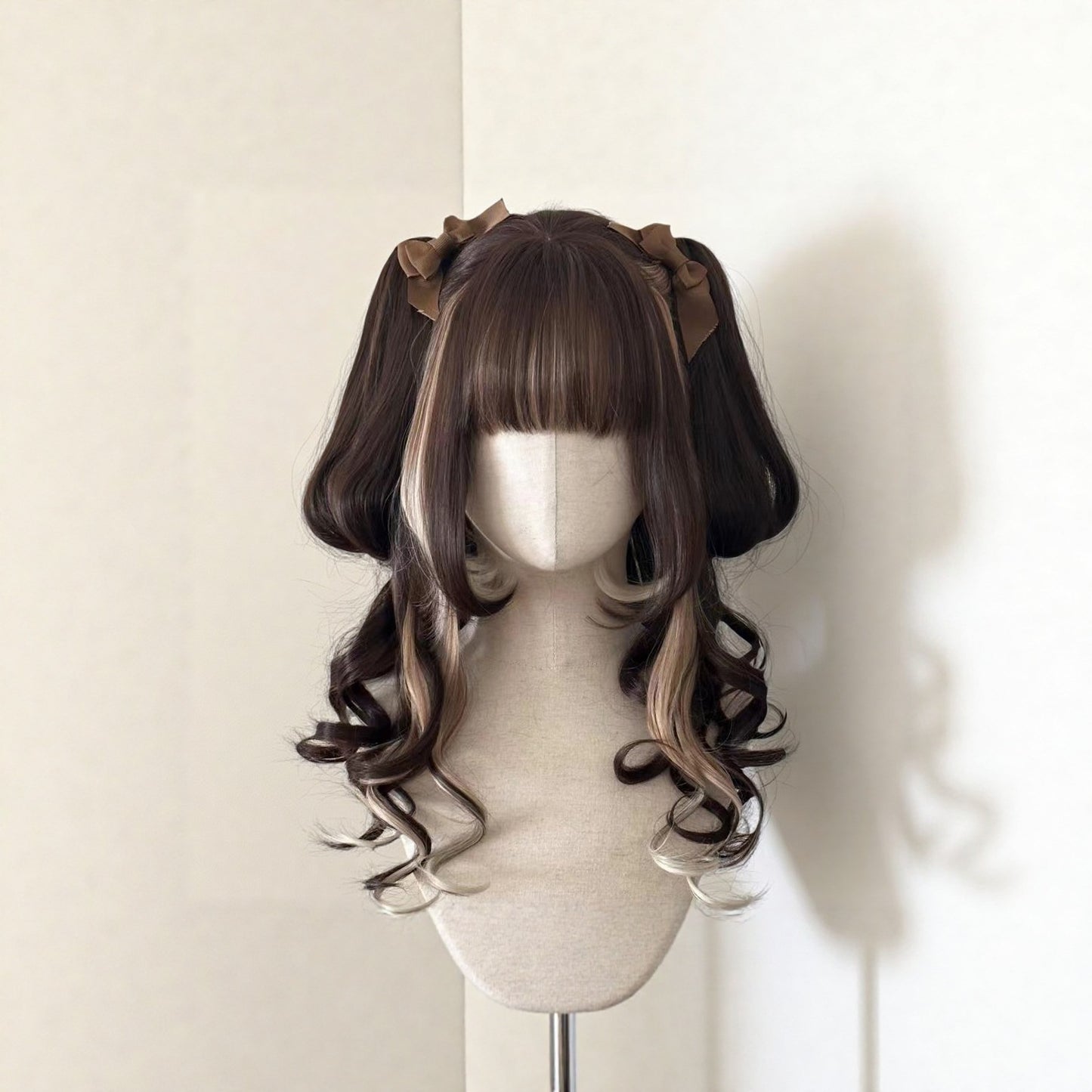 Lolita Grip Pairs Ponytail Roman Roll Feeling Golden Black Wig Short Curly Hair