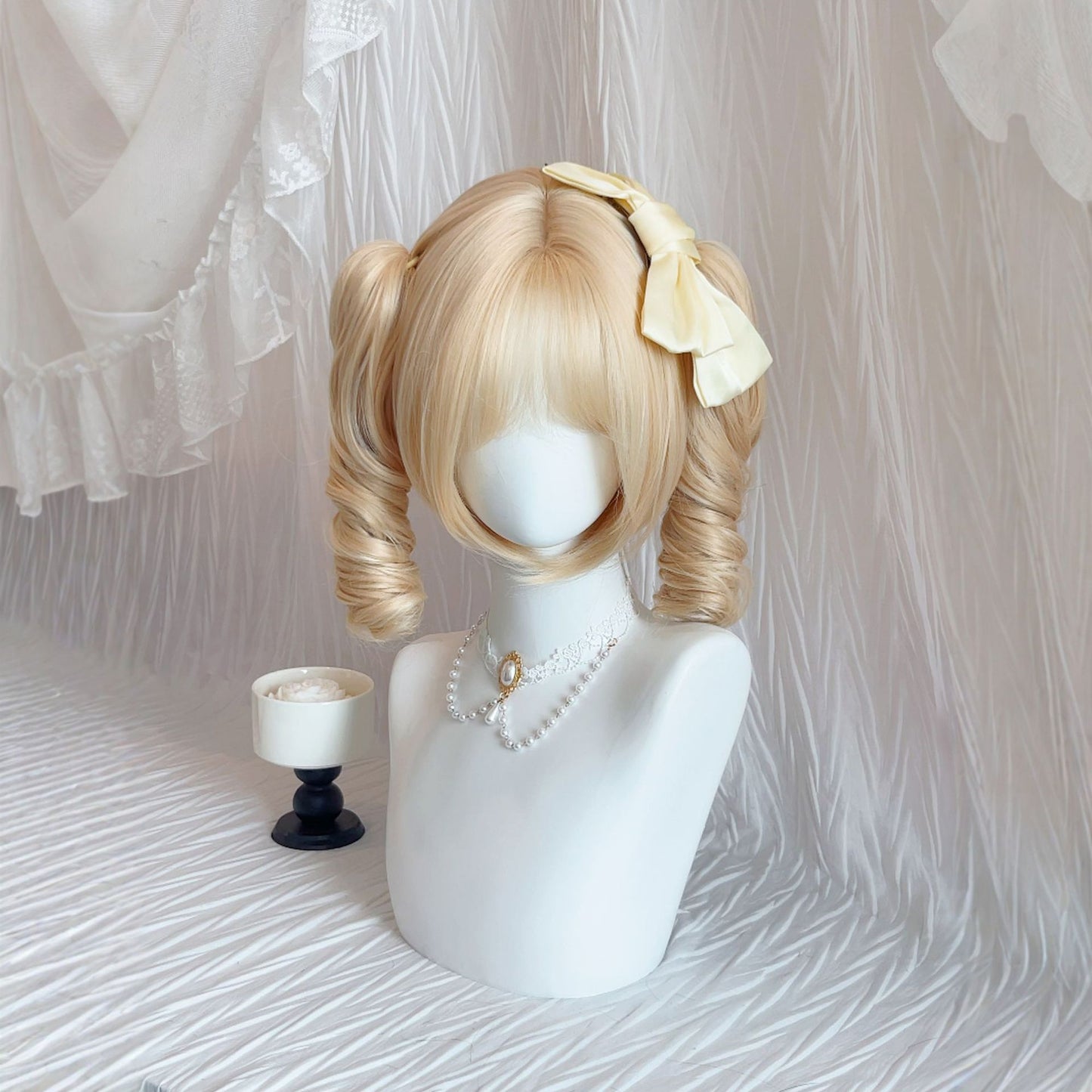 Lolita Grip Pairs Ponytail Roman Roll Feeling Golden Black Wig Short Curly Hair